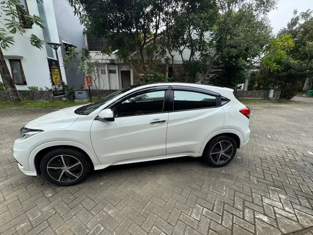 WTS HRV PRESTIGE PUTIH - 2021 (< KM 50.000)
