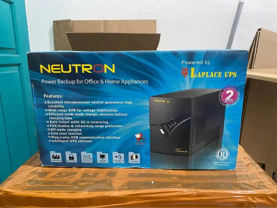 UPS LAPLACE NEUTRON 2200 VA Line Interactive