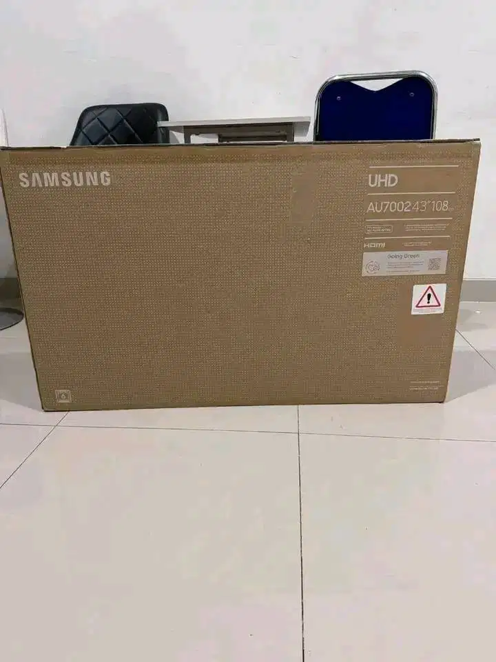 Samsung smart tv au7002 Hd 4k barang baru