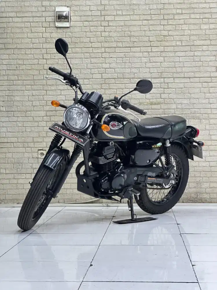 TERMURAH‼️ Kawasaki W175 SE 2018 Black Favorite - Dava Mustika