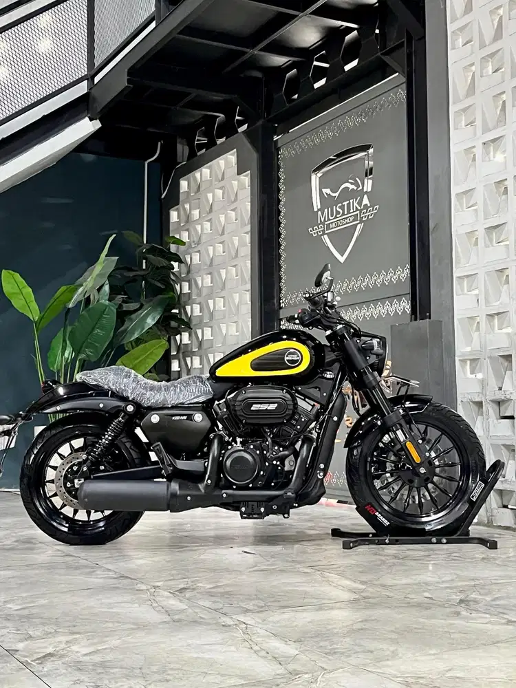 Cruiser Viral! Keeway Benda V252 2025 l Wulan Mustika