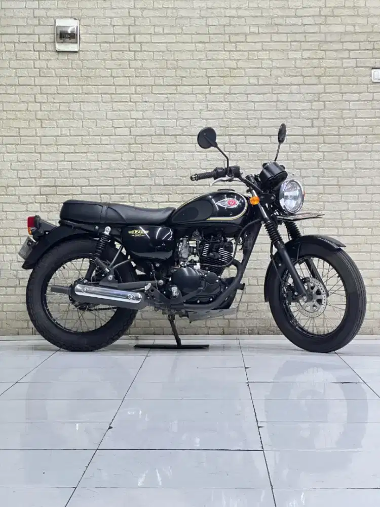 TERMURAH‼️ Kawasaki W175 SE 2018 Black Favorite - Dava Mustika