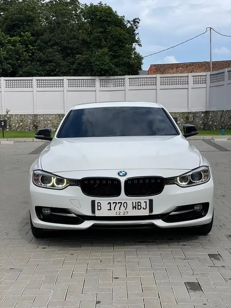 Obat ganteng gan BMW F30 320i Sport AT 2015 Putih Istimewa