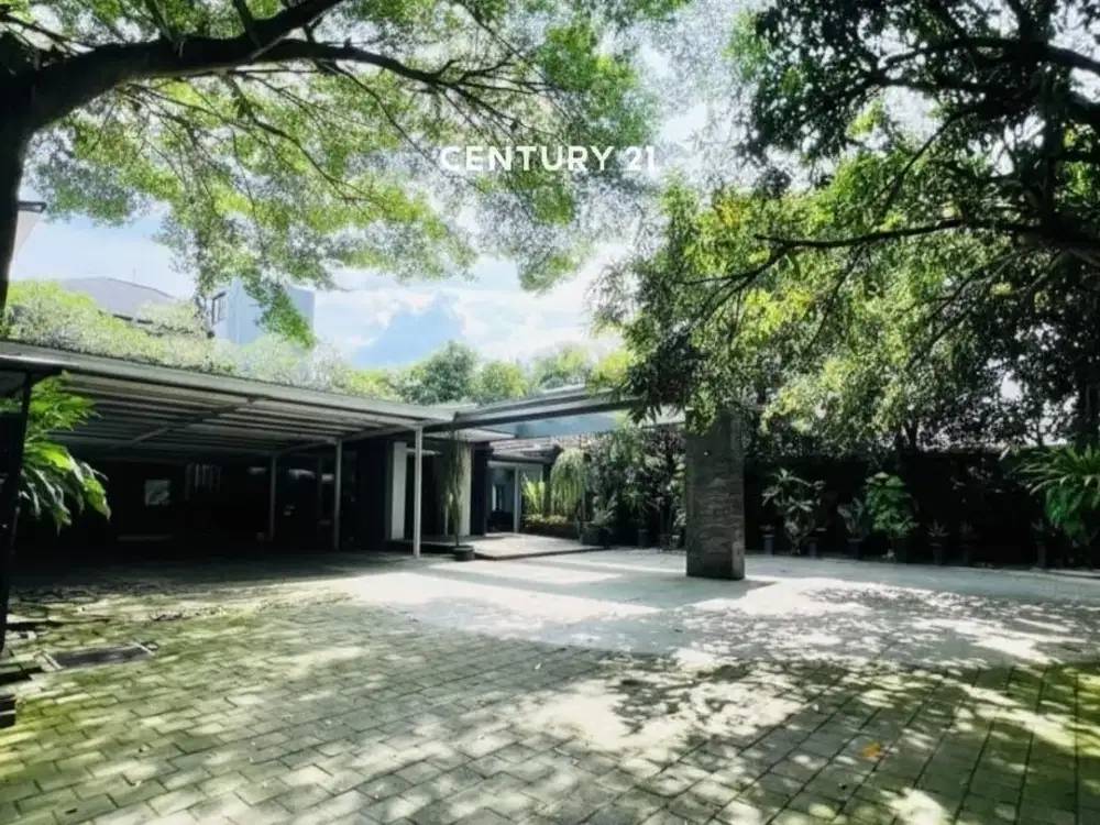 Rumah asri dengan tanah luas, di Bintaro Jaya sektor 5