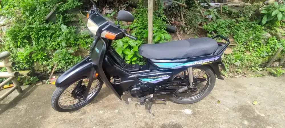Motor honda grand astrea96