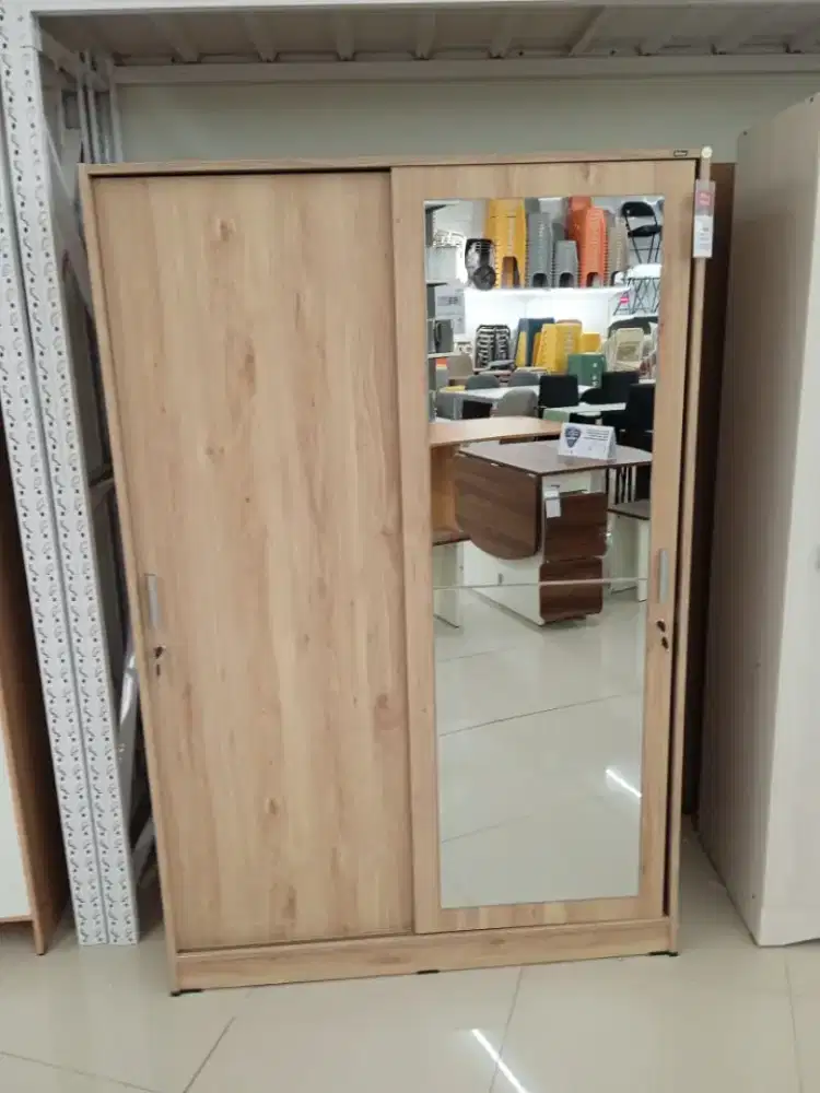 Lemari Pakaian 2 Pintu