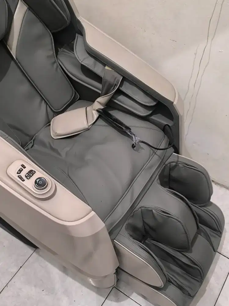 Kursi pijat merk kels alice 2.0 warna beige