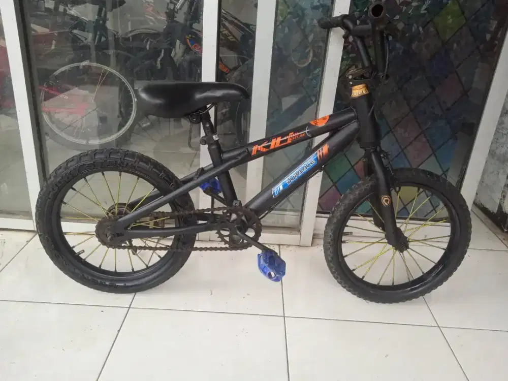 Sepeda anak kecil uk16