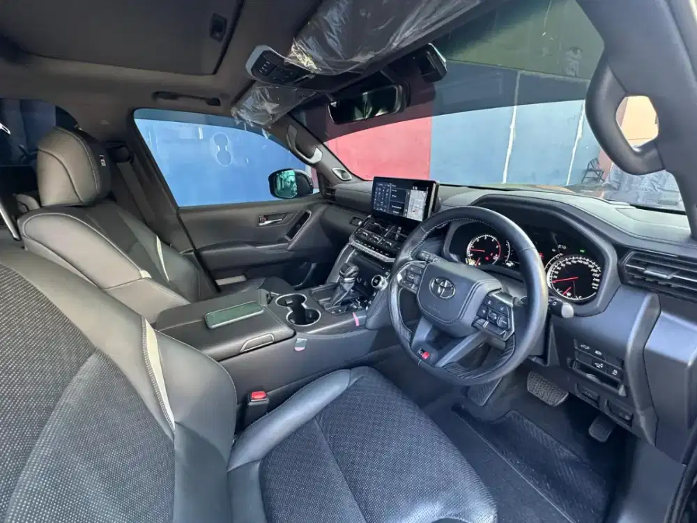 TOYOTA LAND CRUISER 300 GR-S 2023 BLACK ON BLACK