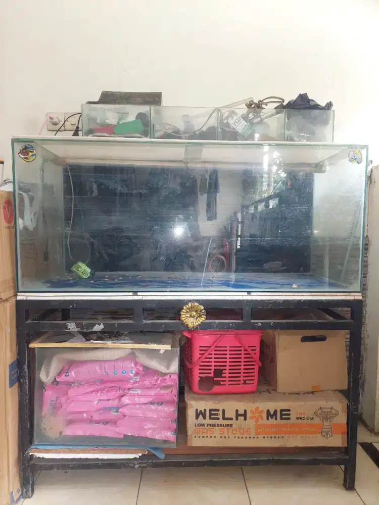 Aquarium ikan 120x50 udah sama meja