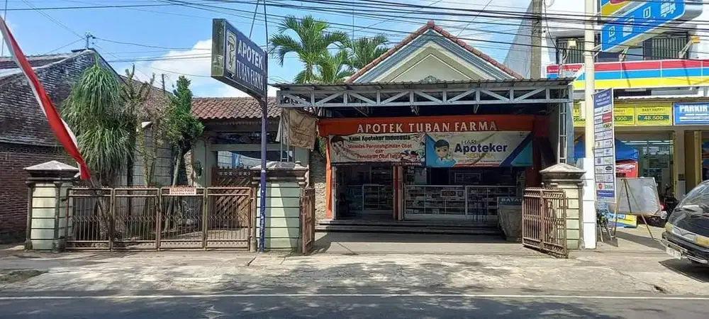 HARGA MENARIK Dijual CEPAT Rumah Besar + Toko Di Area Strategis