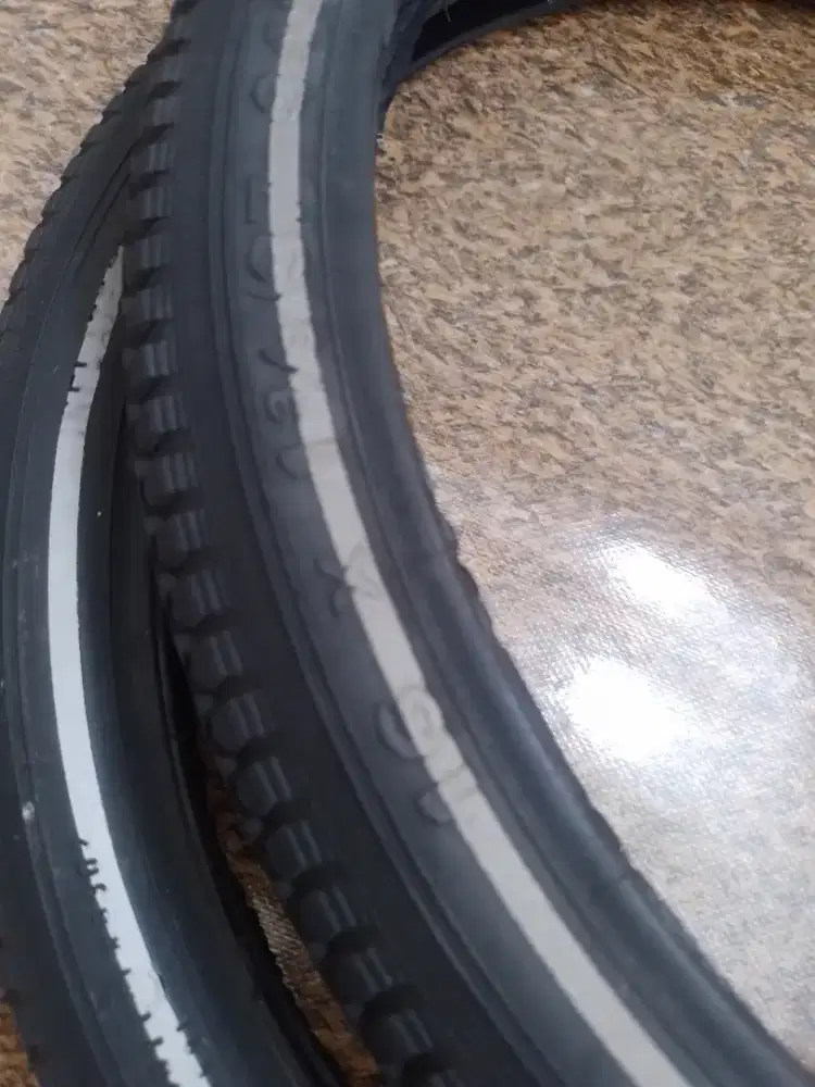 Ban Luar Deli 16x1 3/8 sepasang