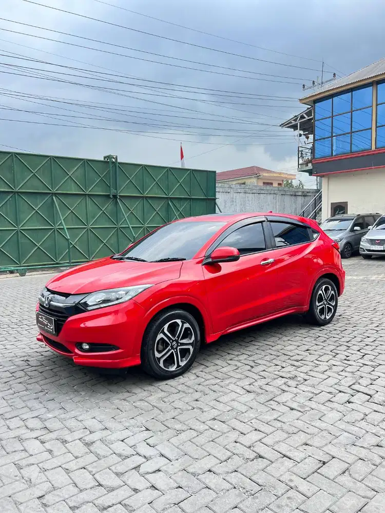 Honda HRV 1.8 Prestige A/T Merah 2017  crv hrv raize civic