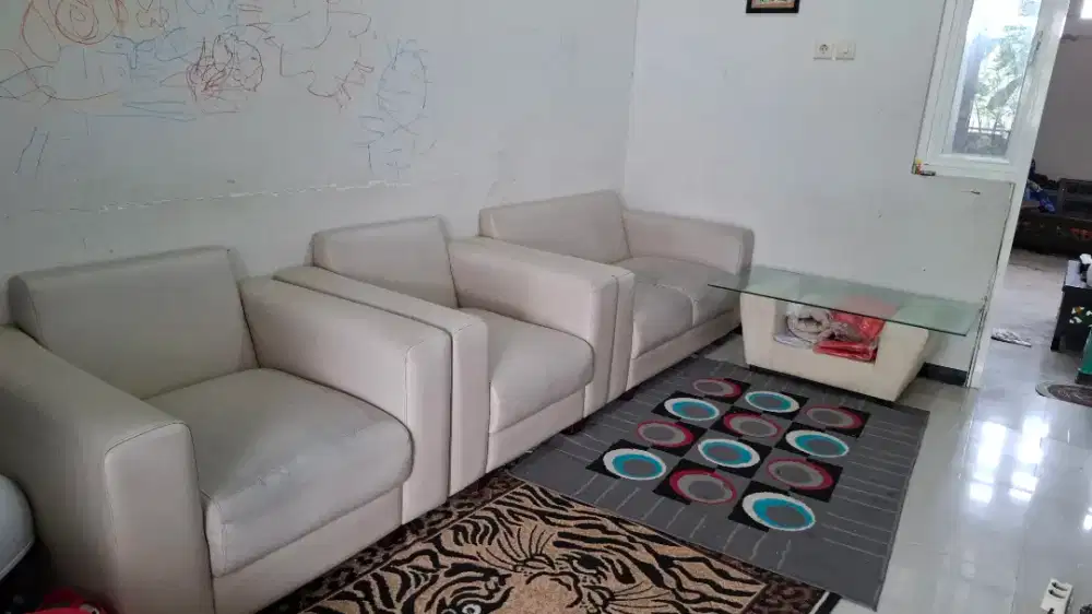 Sofa Panjang Lengkap Dengan Meja
