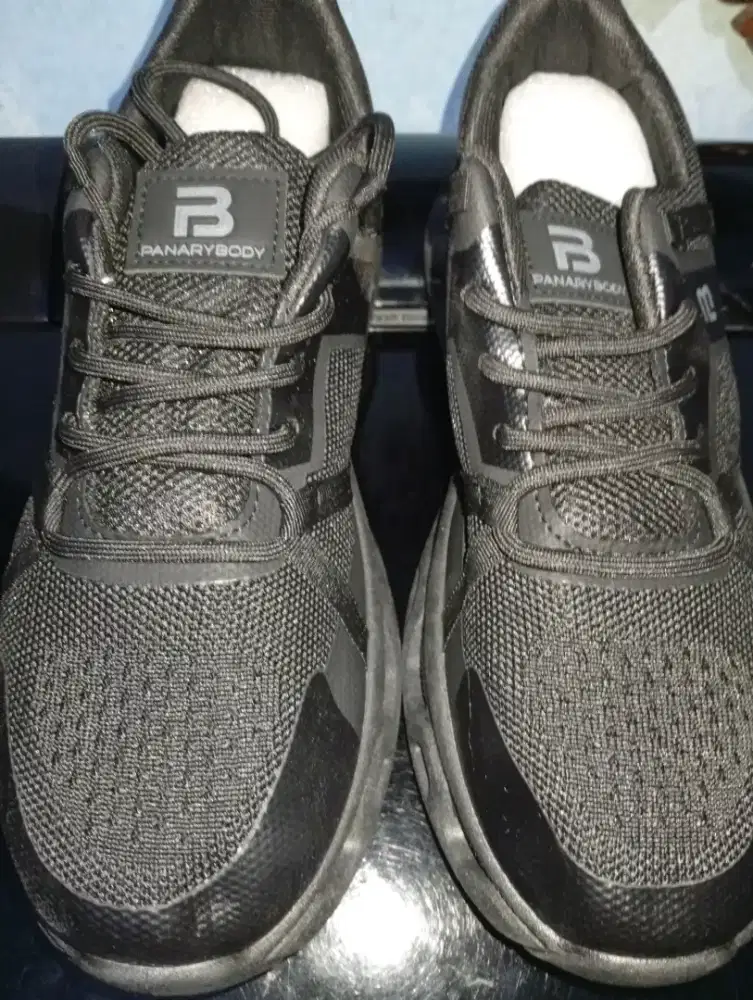 Sneakers cowok size 45