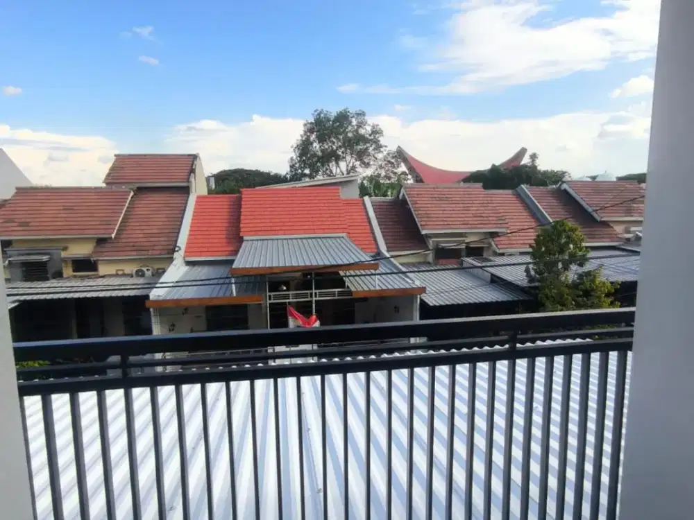 BUC turun harga Rumah Ketintang Surabaya