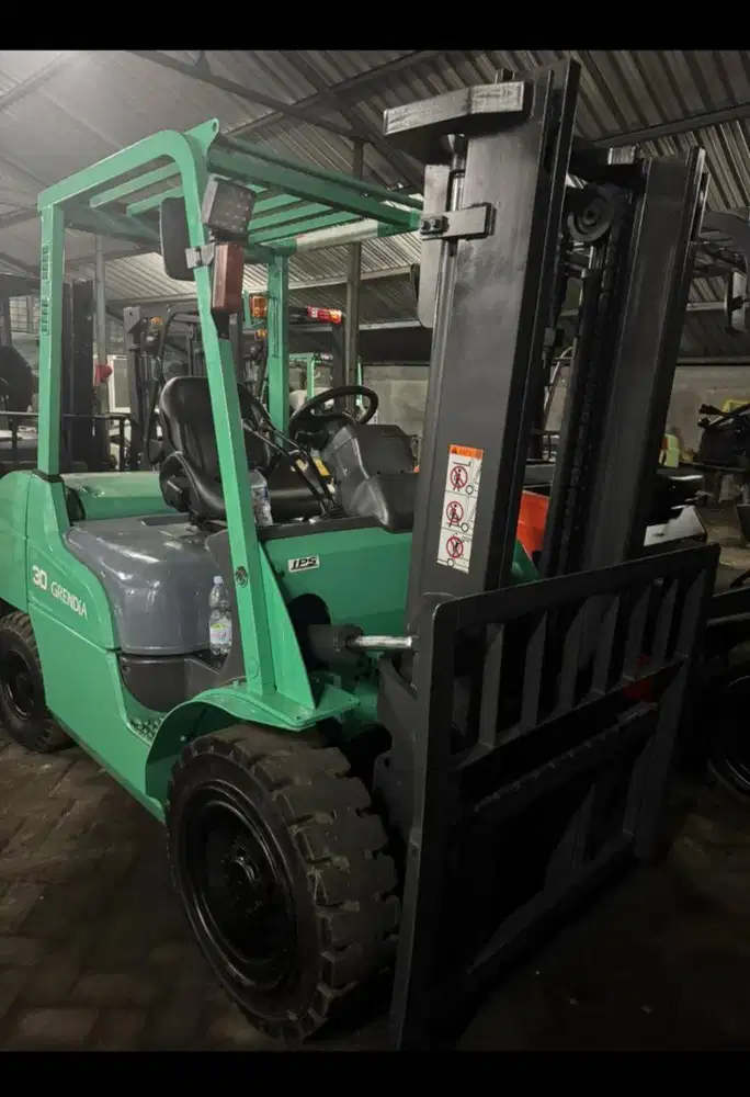 READY MITSUBISHI GRENDIA 3 TON MAST 3 METER UNIT SIAP PAKAI