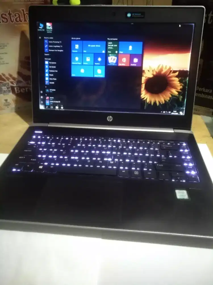 Murah .CORE i7 gen 8 .RAM 8 GB + SSD  M2 256GB