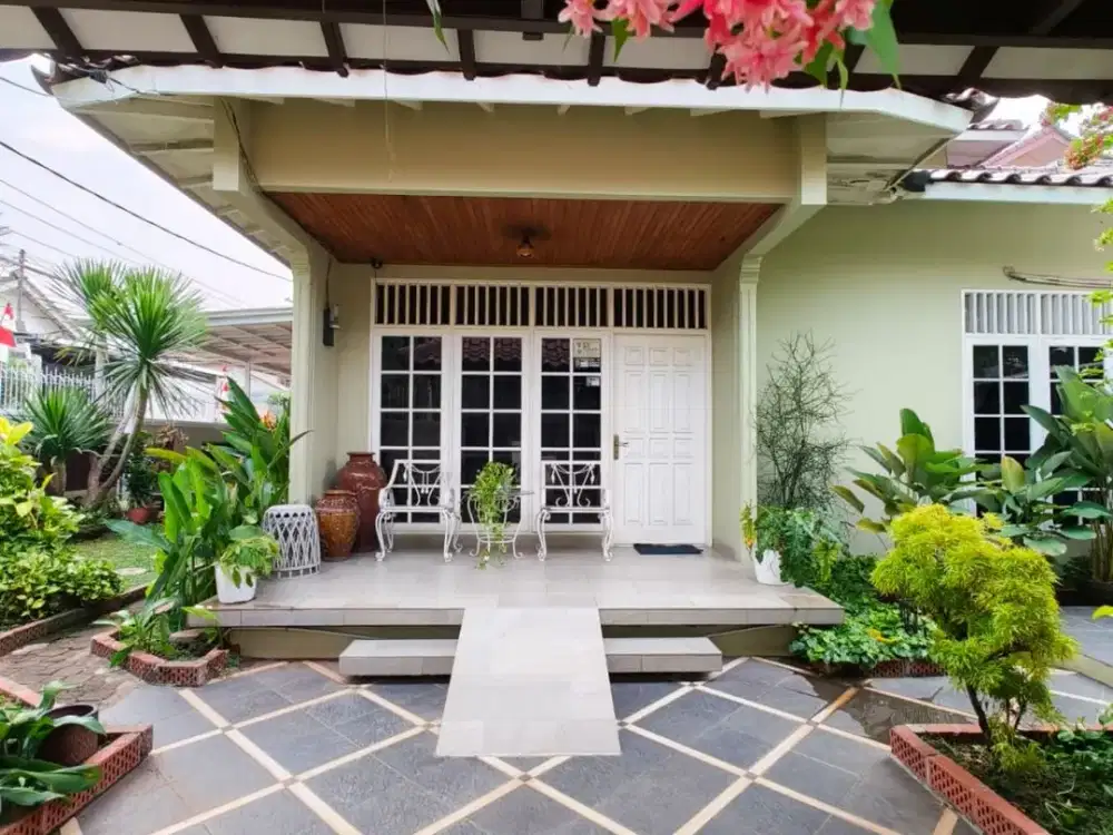 Dijual Rumah Asri, Siap Huni posisi hook strategis di Jakbar pr 14656