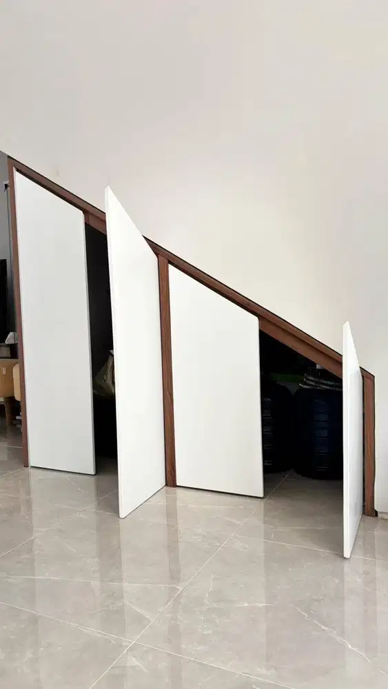 Lemari Bawah Tangga Simple Minimalist | Custom