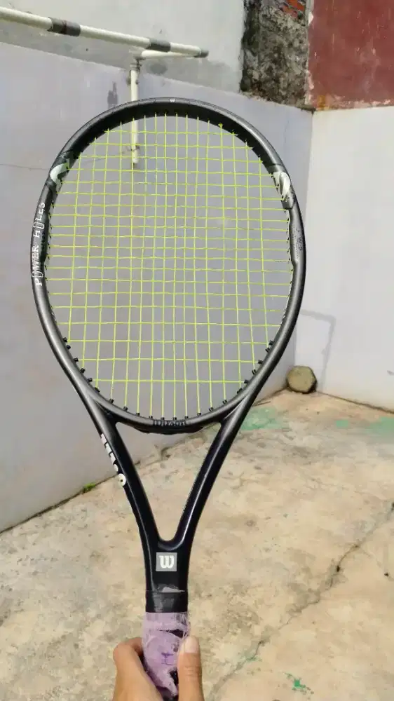 Raket Tenis bekas