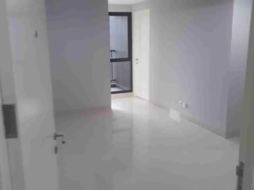 Apartment baru belum pernah pakai.