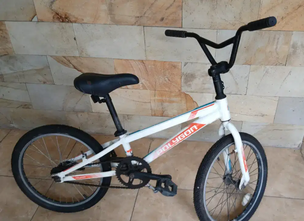 BMX Polygon Blizzard warna putih_Torpedo