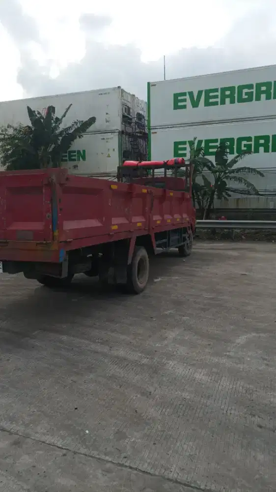 Lowongan supir mobil barang