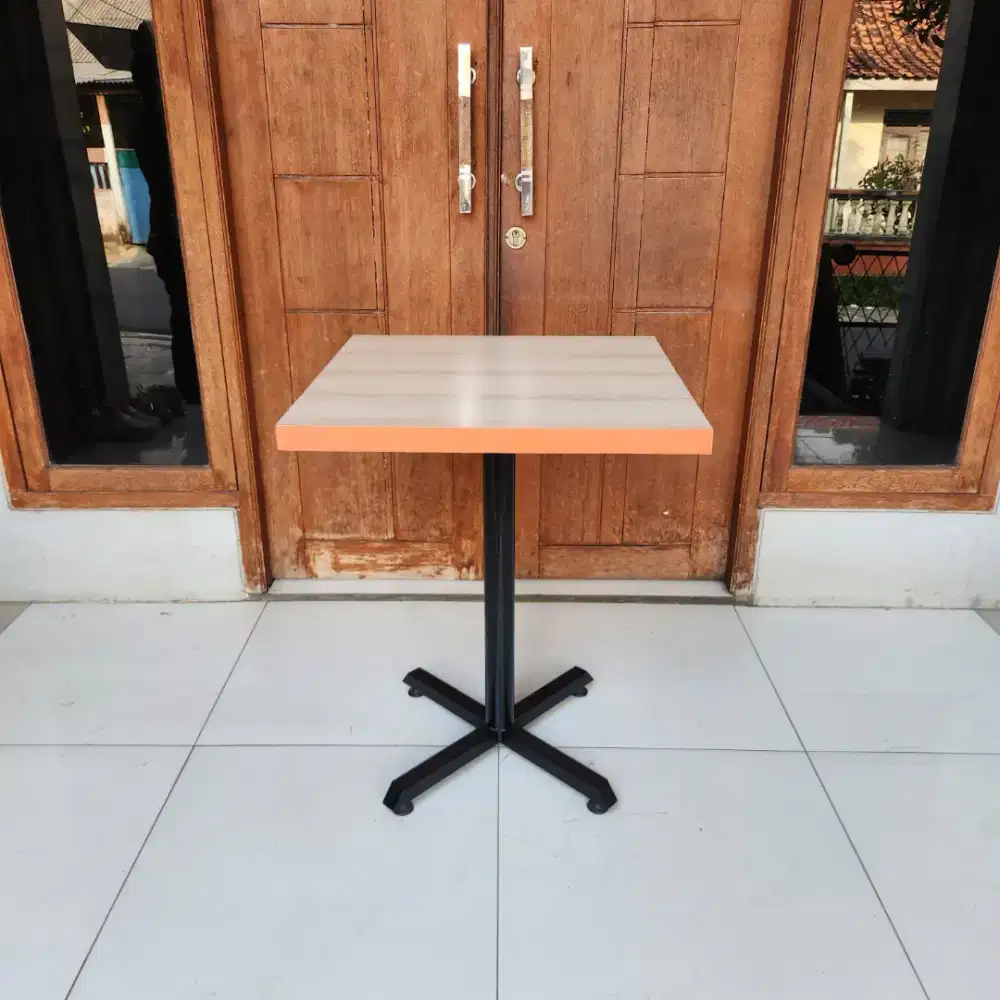 Meja ex Cafe - Meja ex Resto M15