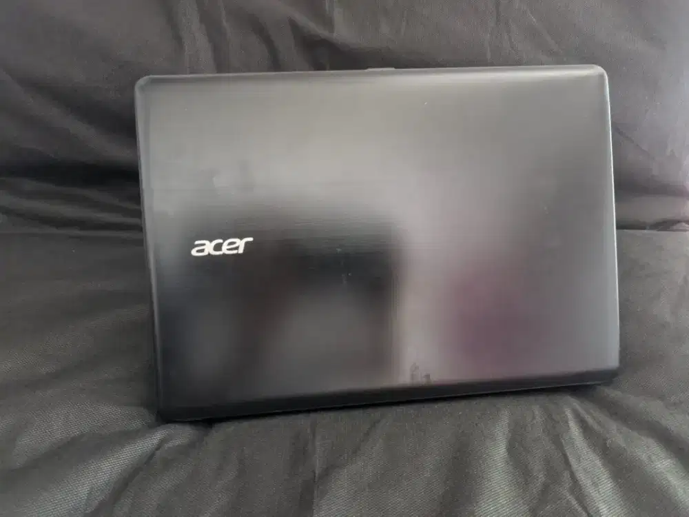 Laptop Acer one z1401
Ringan di bawa