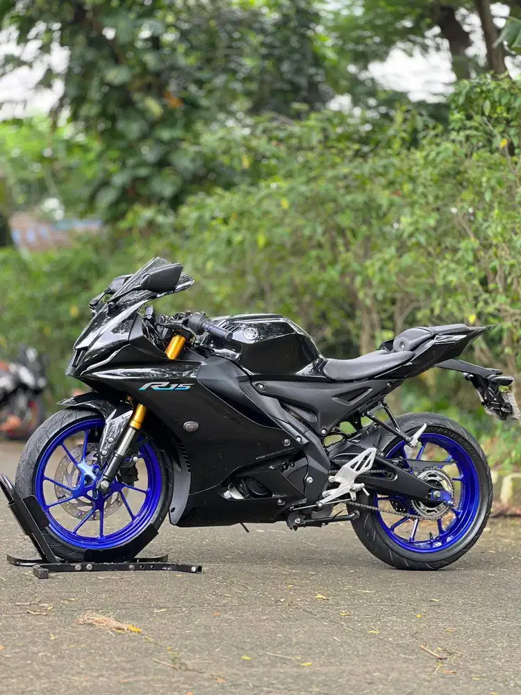 YAMAHA R15 V4 2022 HITAM KM LOW PAJAK HIDUP SIAP RIDING