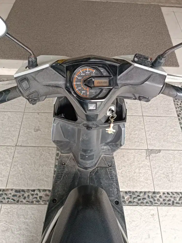 Honda beat 2019 putih