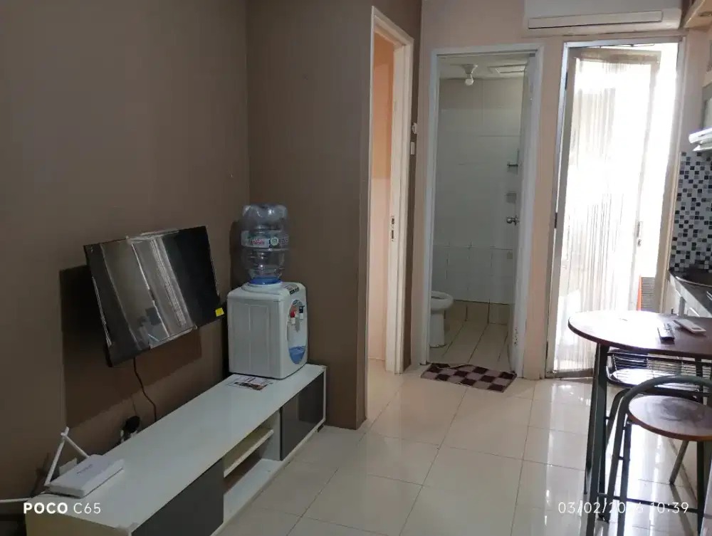DISEWAKAN MURAH UNIT DEKAT MALL APARTEMEN BASSURA 2 KAMAR FURNIS