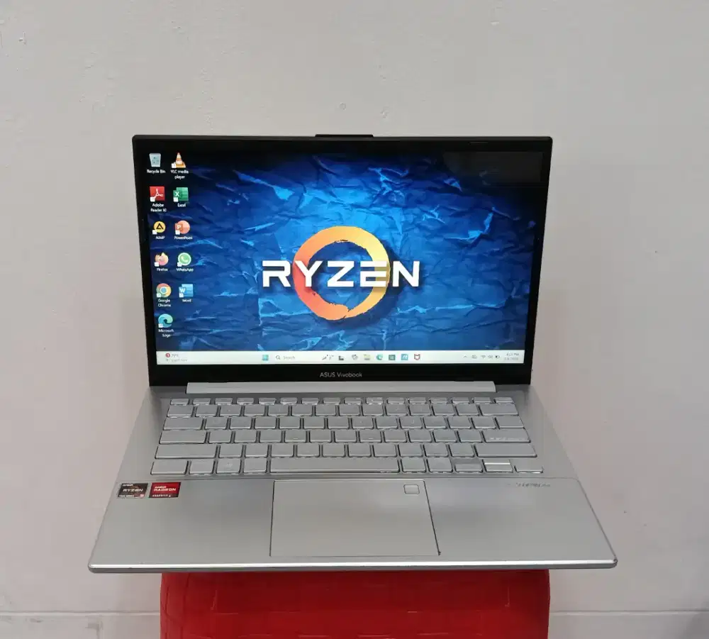 Laptop Asus Vivobook Go  E1404FA/AMD Ryzen 3 7320U RAM 8GB SSD 512 GB