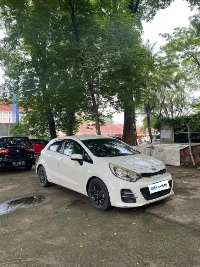KIA RIO 1.4 AT 2015