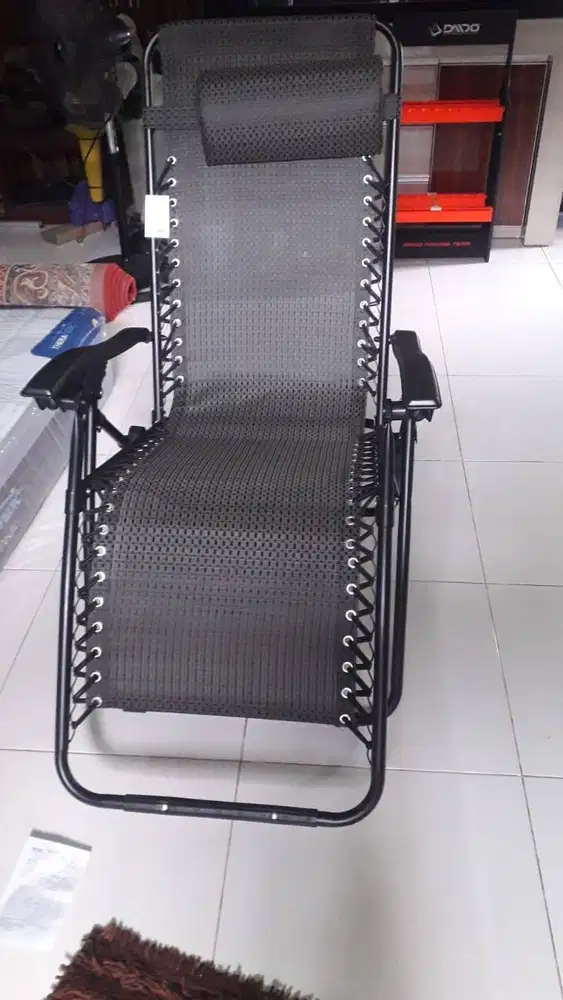 SALE KURSI LIPAT MAGER