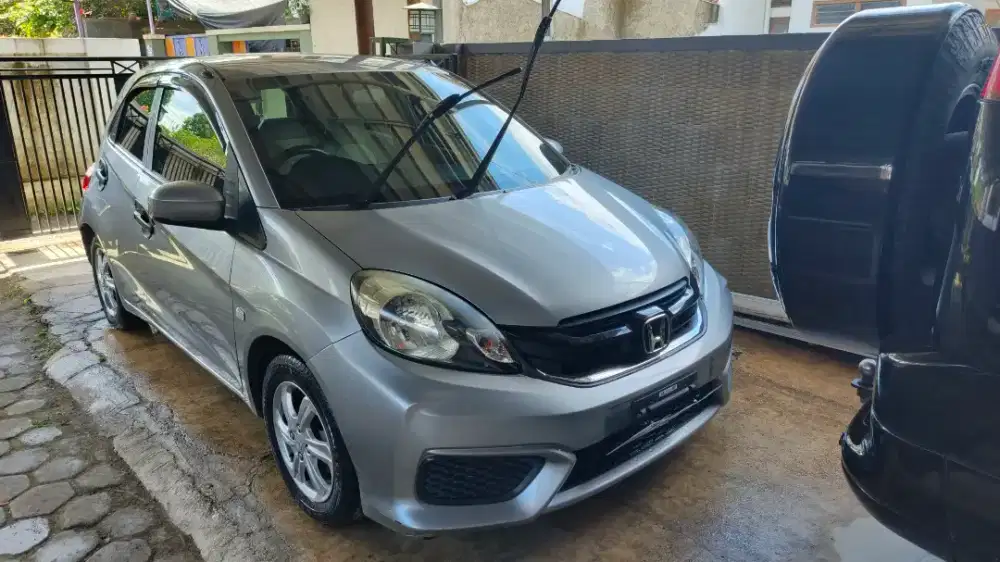 DIJUAL HONDA BRIO 2016 SILVER – MOBIL PRIBADI TERAWAT, SIAP PAKAI