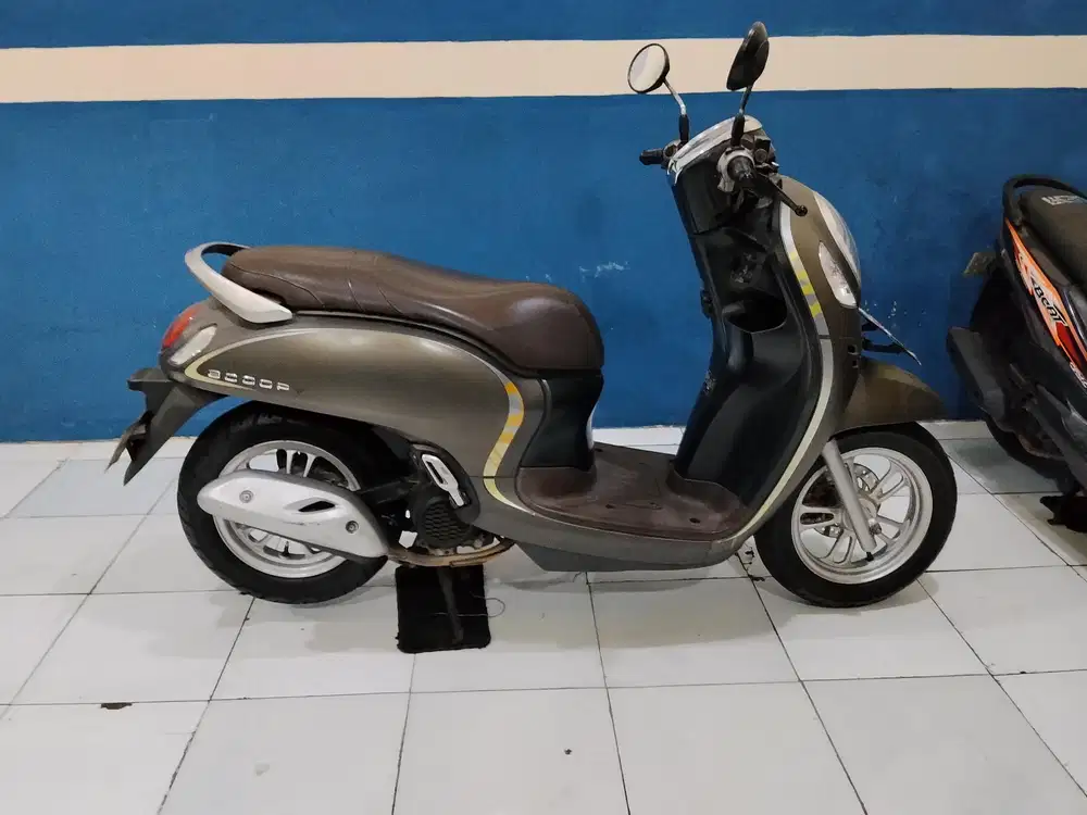 [A] honda scoopy 2021 gres