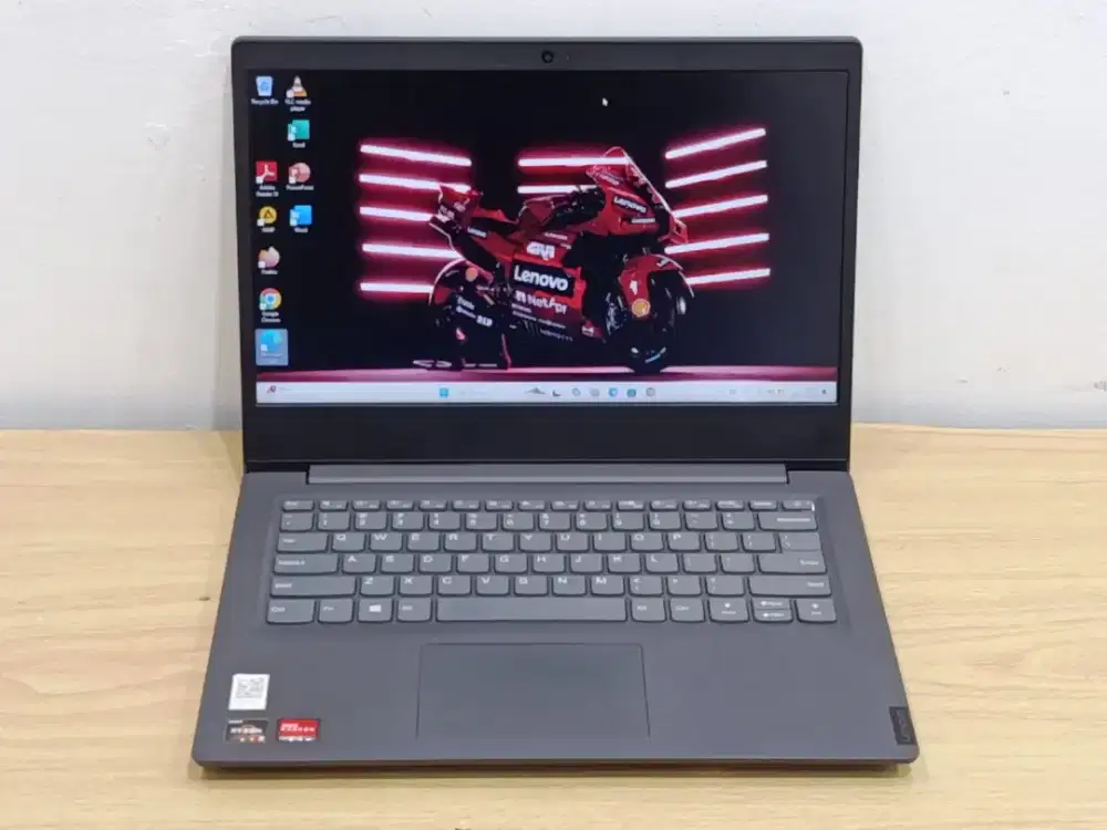 Lenovo V14-ADA - AMD Ryzen 3-3250U RAM 4GB SSD 256GB 14HD Mulus