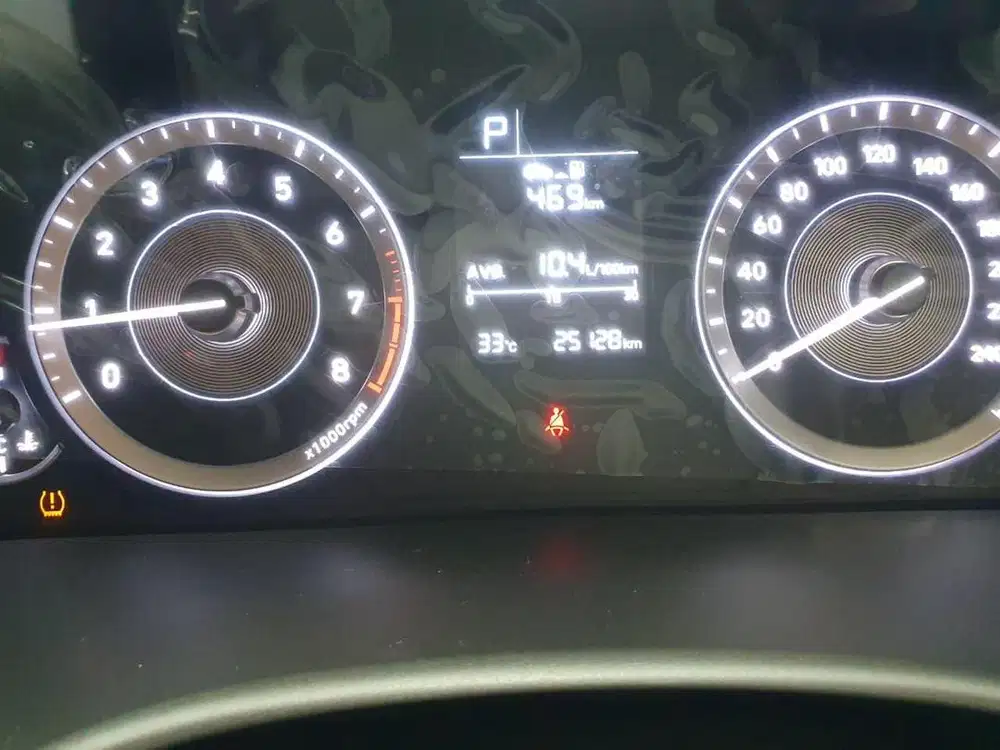 Hyundai creta trend merah 2022