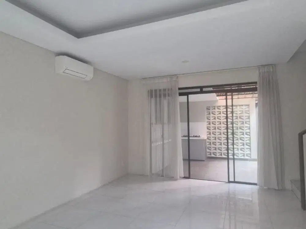 For Rent! Rumah Nyaman Siap Huni Lokasi Diarea Tenang Kota Baru Parahyangan, Bandung