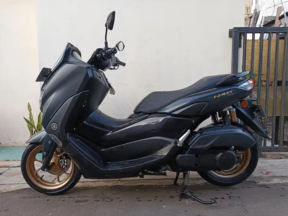 DI JUAL CEPAT Nmax new non abs 2023 lengkap bagus