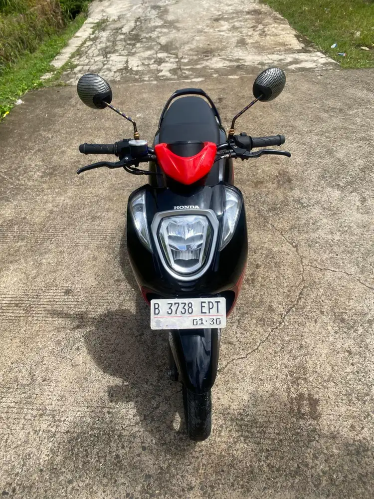 vira@ Honda Genio CBS ISS