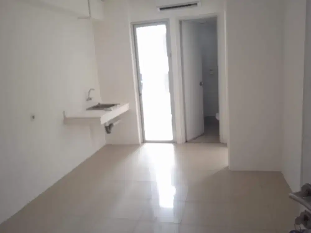 DISEWAKAN 2 KAMAR KOSONGAN SIAP HUNI TOWER E  APARTEMEN BASSURA CITY