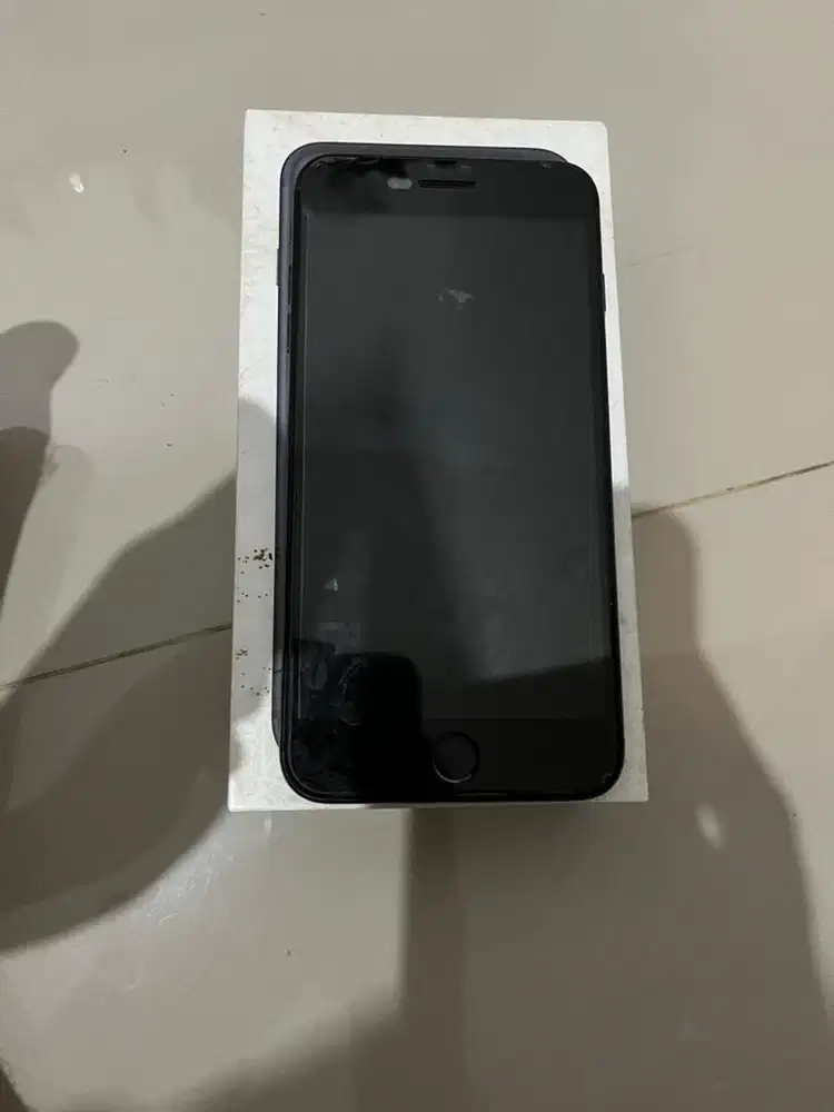 Jual cepat Iphone 7 Plus 128 gb ex Ibox