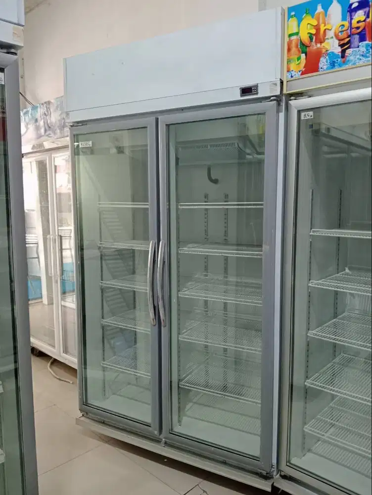 Showcase bekas murah merk GEA 1000L normal siap jual