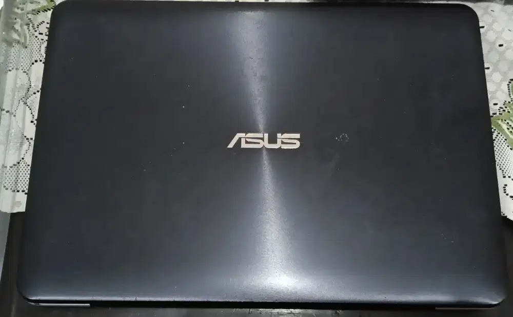 Laptop ASUS Bekas Pakai