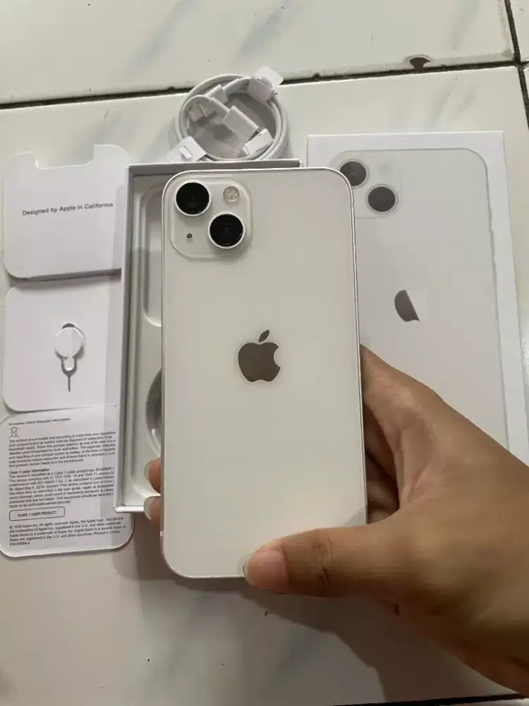 FS iPhone 13 128Gb White All Operator Bukan simlock, Fullset Mulus