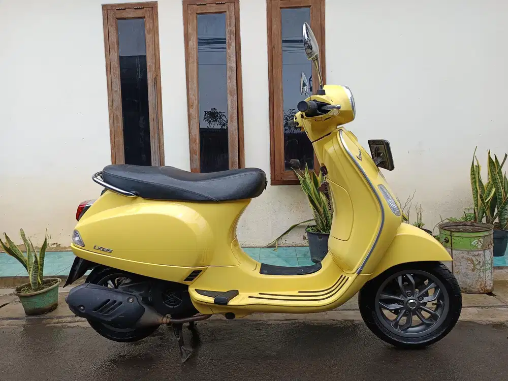 PIAGGIO Vespa LX 125 i-get 2021 lengkap pajak hidup panjang