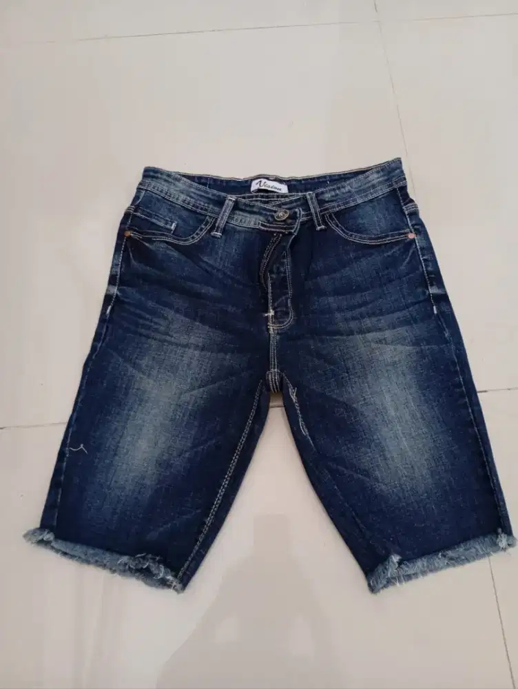 Celana pendek denim